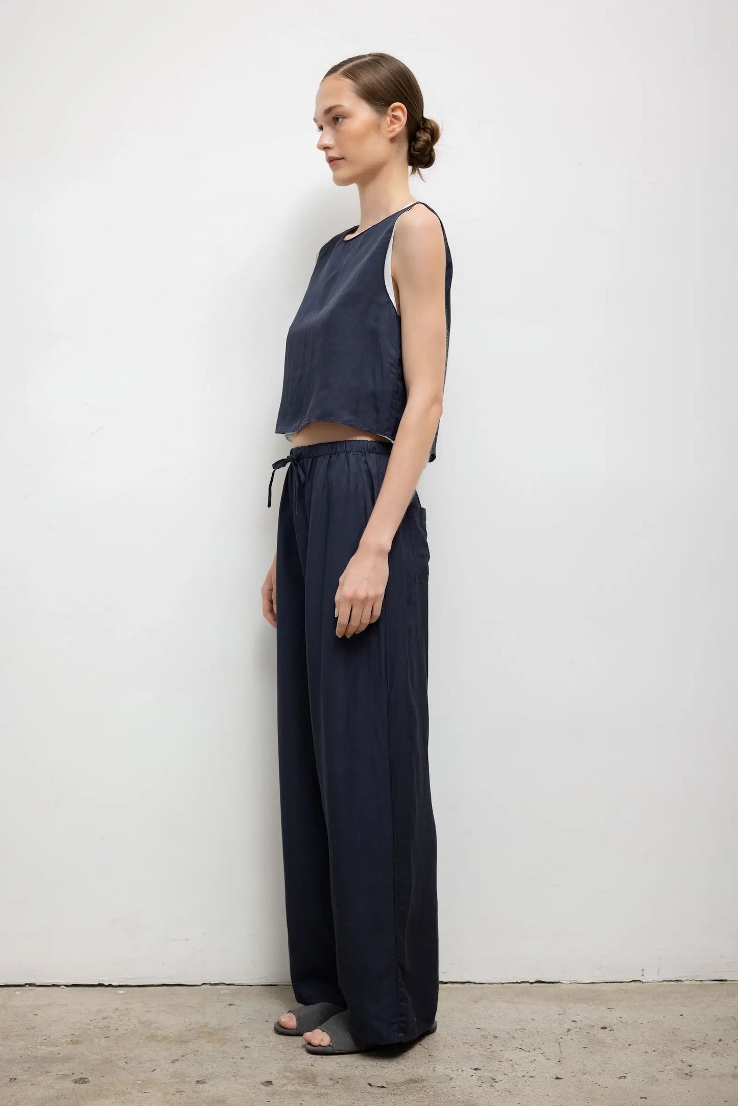 DANIEL DRAWSTRING POCKET PANT in Midnight