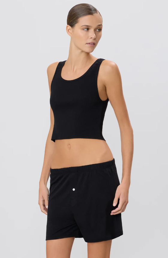 CROPPED SCOOP NECK TANK IN BLACK
