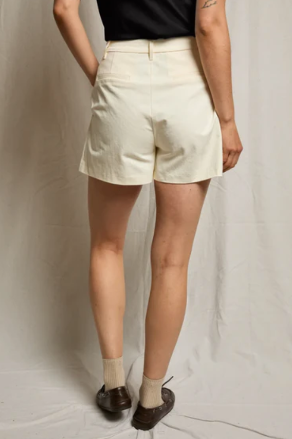 Mei Twill Shorts in Sugar