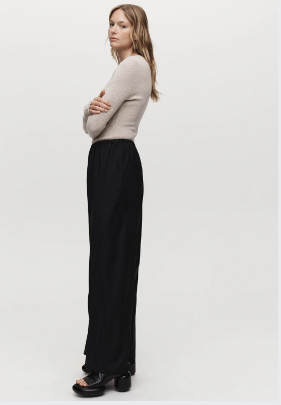Alicia Pant in Black