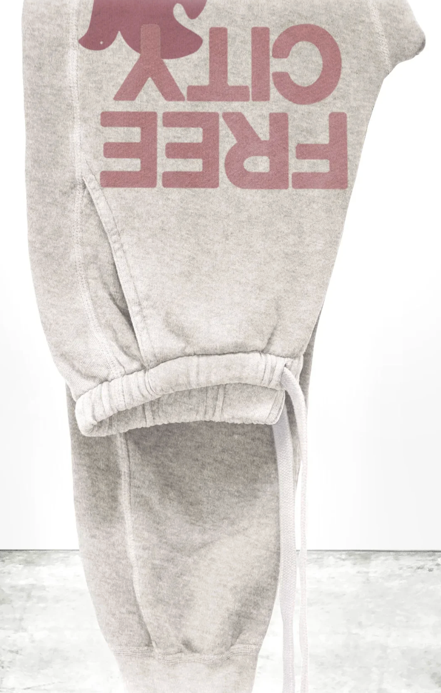 Freecity Large Pocket Sweatpant in Heatheryumm Oats